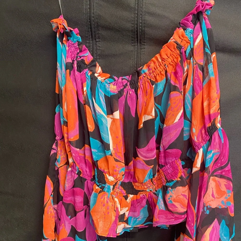 NWT Live 4 Truth Colorful Floral Blouse - Picture 8 of 8